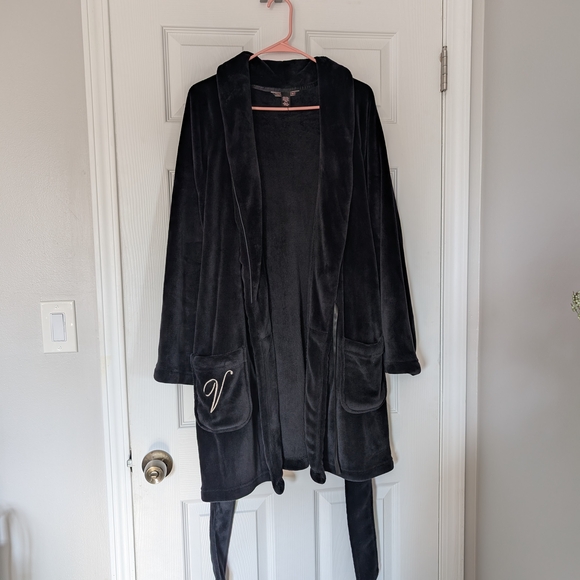 Women's Black Velvet Robe - Picture 3 of 7